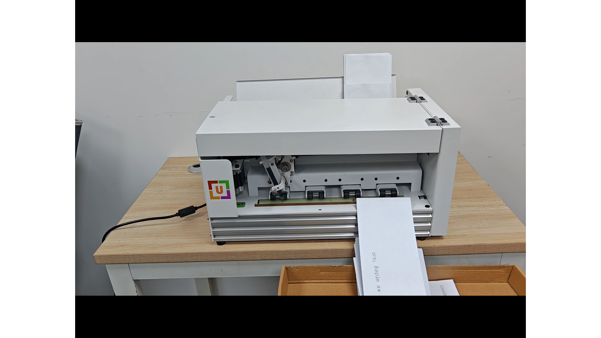 UUNA TEK® iAuto Plus - Machine d'écriture manuscrite avec chargeur/Machine de signature automatique/Machine d'écriture manuscrite pour lettres/Machine d'écriture automatique, écriture jusqu'à 210 lettres, 80 enveloppes à la fois