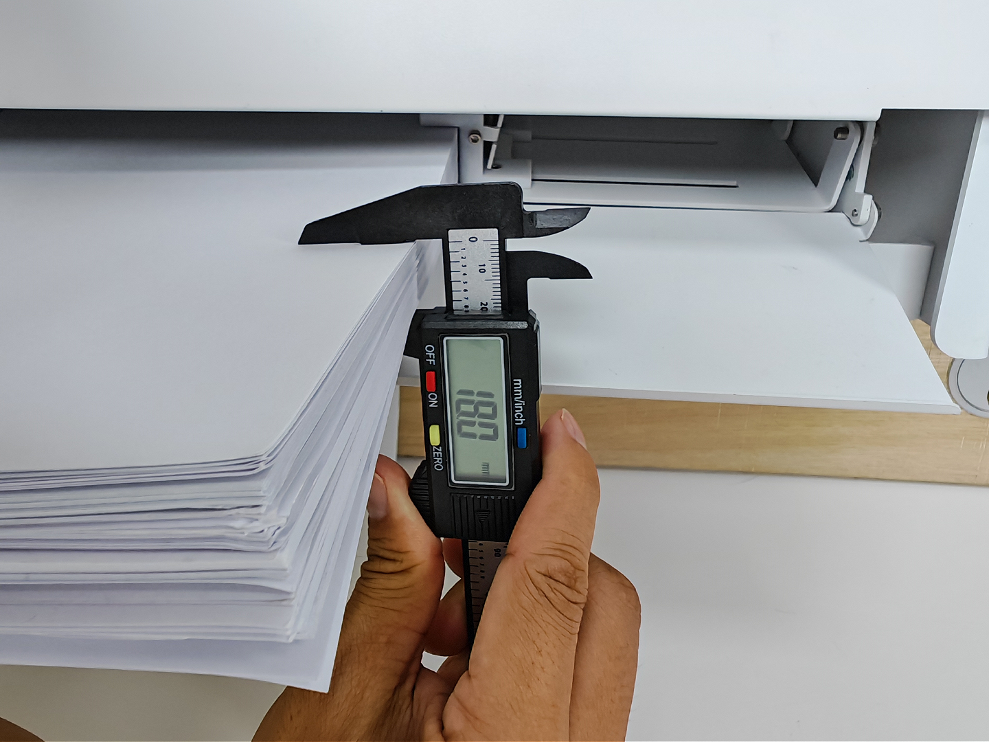 UUNA TEK® iAuto Plus - Machine d'écriture manuscrite avec chargeur/Machine de signature automatique/Machine d'écriture manuscrite pour lettres/Machine d'écriture automatique, écriture jusqu'à 210 lettres, 80 enveloppes à la fois