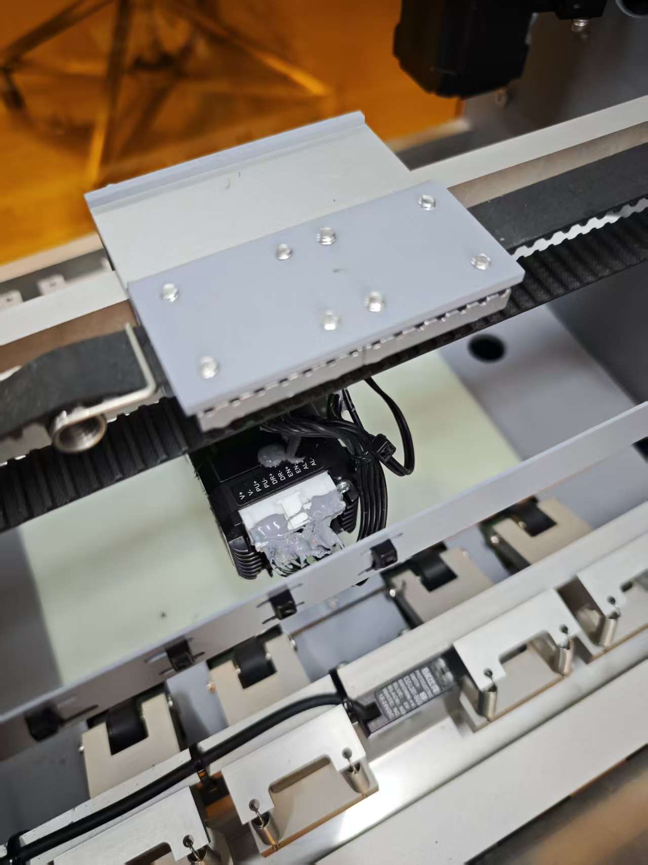 Série UUNA TEK® iAuto Premium – La machine d'écriture automatique la plus puissante au monde | Jusqu'à 2 400 lettres ou 700 enveloppes par chargement | Modèles Premium et Premium Ultra