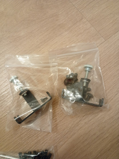 Porte-stylo universel – Angles de montage verticaux et inclinés réglables